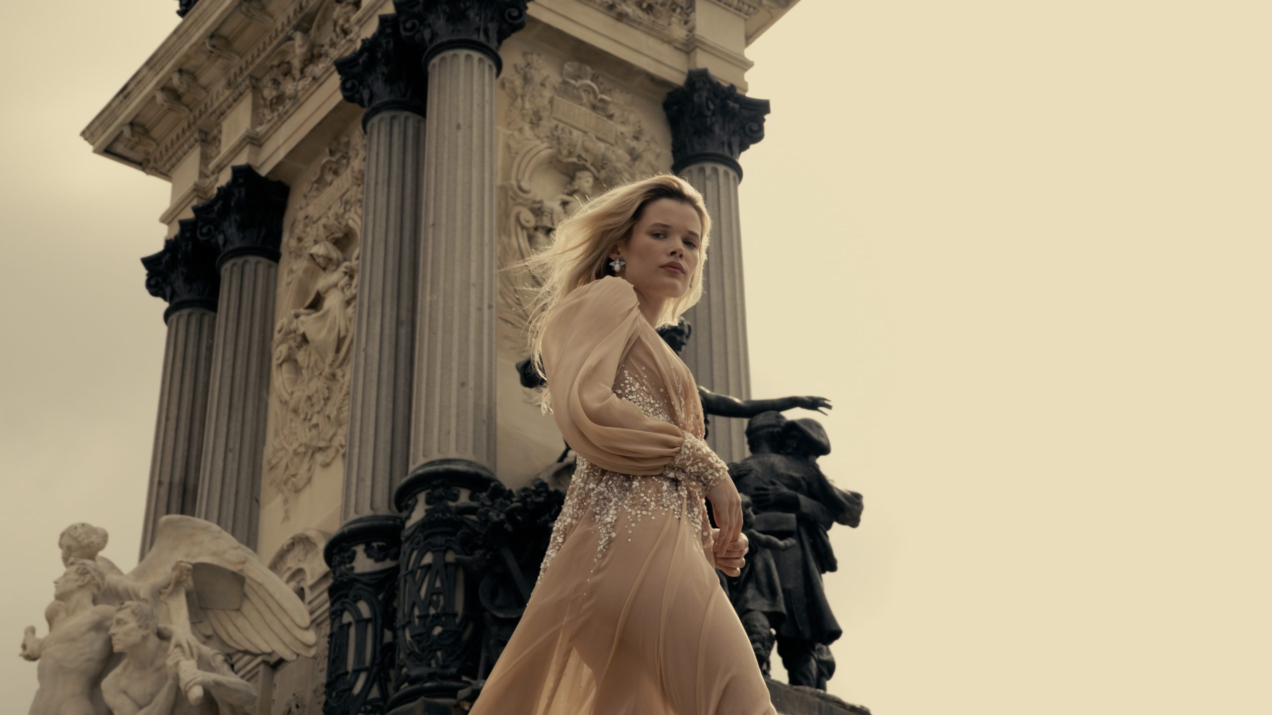 SCULPTURE para L’Officiel BALTIC